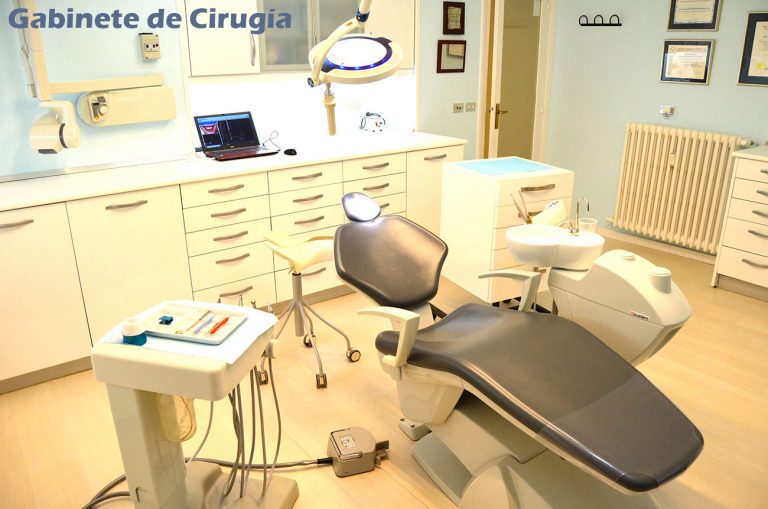 Clinica-Dental-Fueros-Vitoria-Gasteiz-Instalaciones-consulta-interior